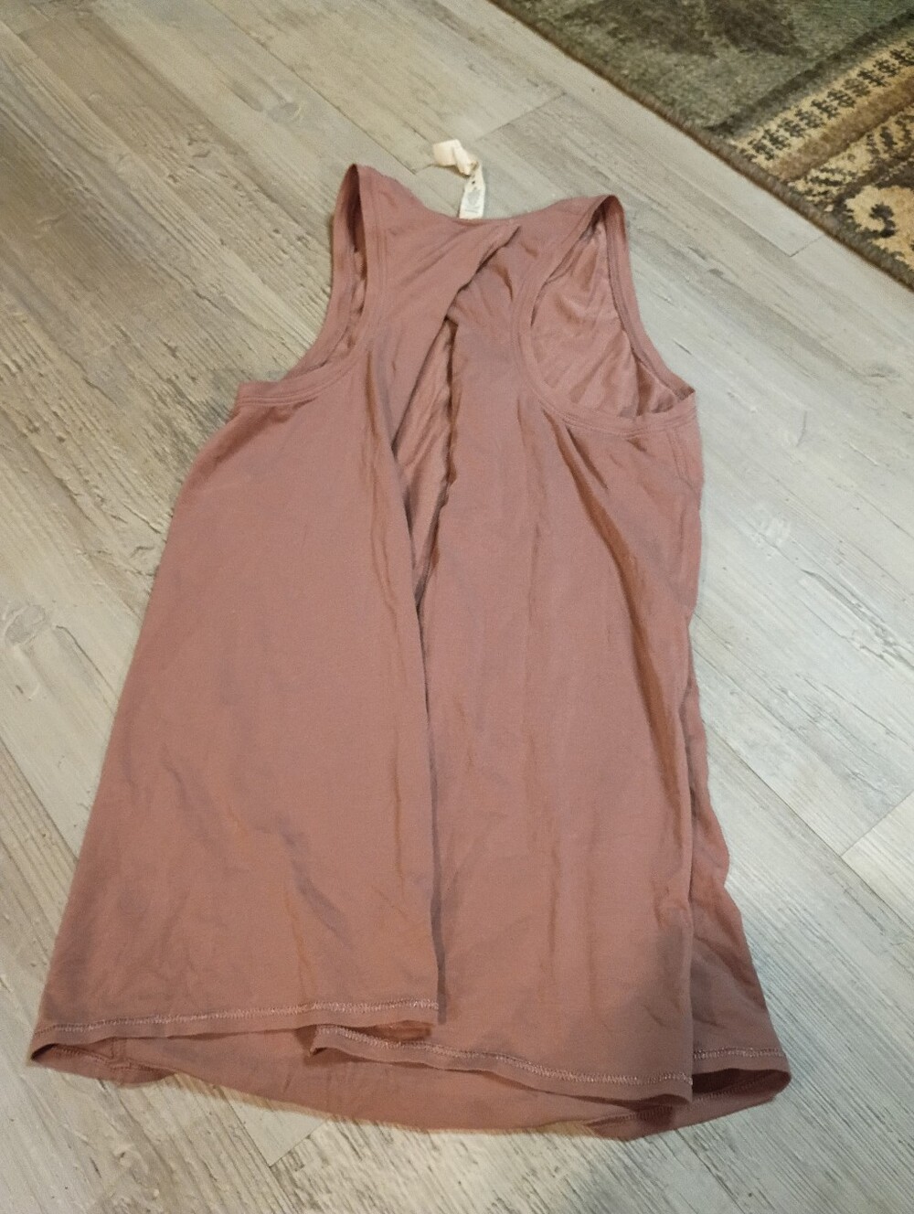Lululemon - Picture 3 of 6